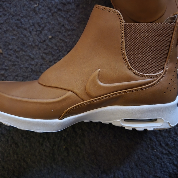 Nike Woman's Brown Slip-On Sneakers - Picture 6 of 7